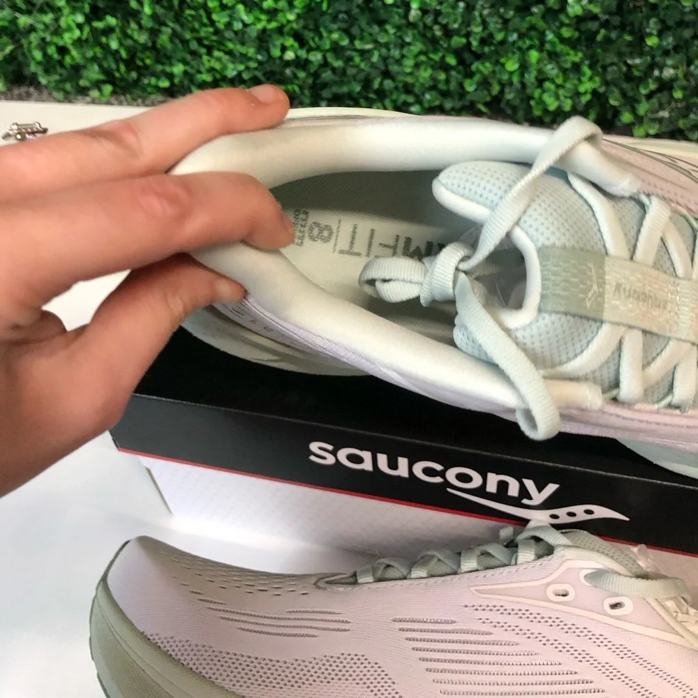 NIB Saucony Ride 18 White And Fog Womens Tennis Shoes - Picture 4 of 7